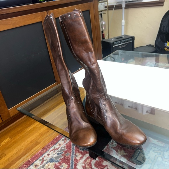 Born Brown leather Boots, studs , size 11 US /43EU - Picture 11 of 12